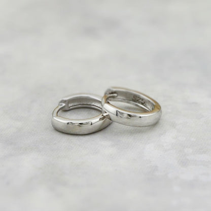 Boucles d'oreilles minimalistes en argent sterling